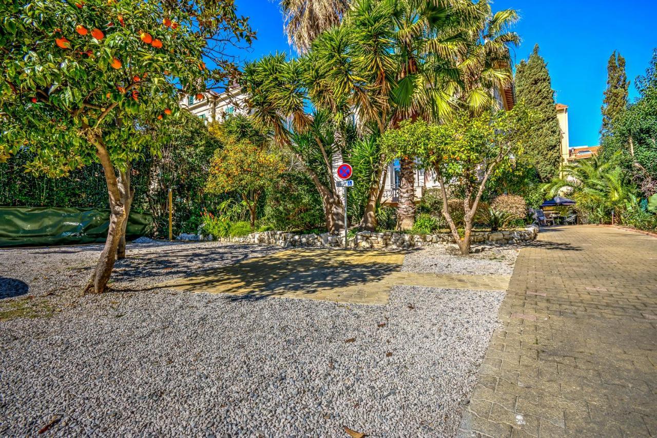 Villa Claudia Hotel Cannes Centre - Parking Exteriér fotografie